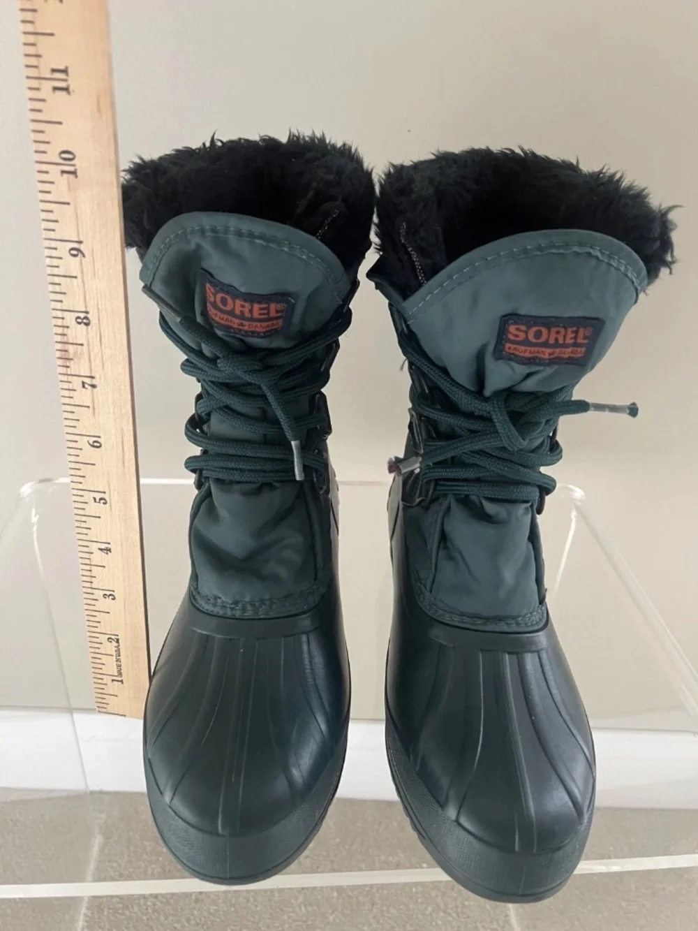 Sorel Dark Green Snow Boots Womens Size 8